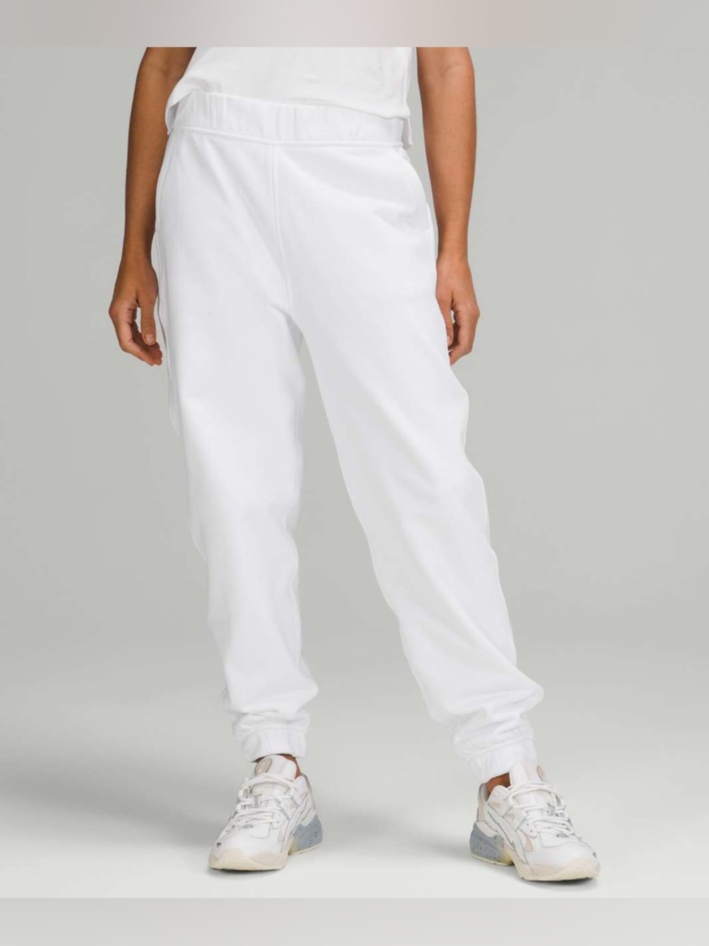 Lululemon Relaxed High-Rise Jogger - Size 4 - White